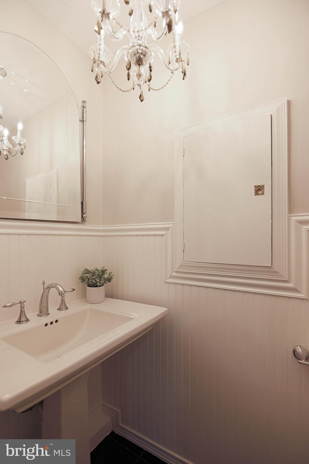 WATERGATE OF ALEXANDRIA - Residential