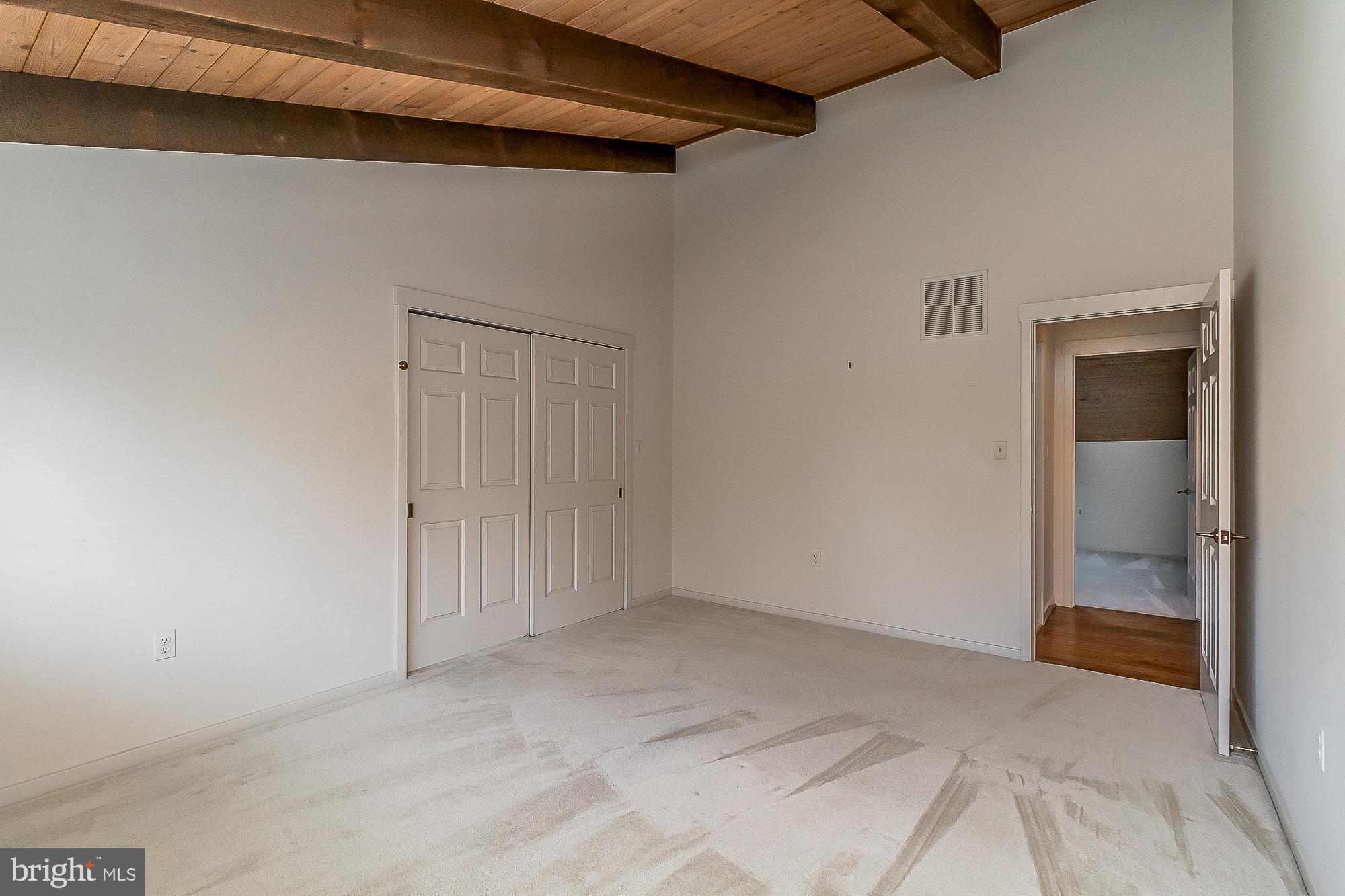 ROCKLAND - Residential