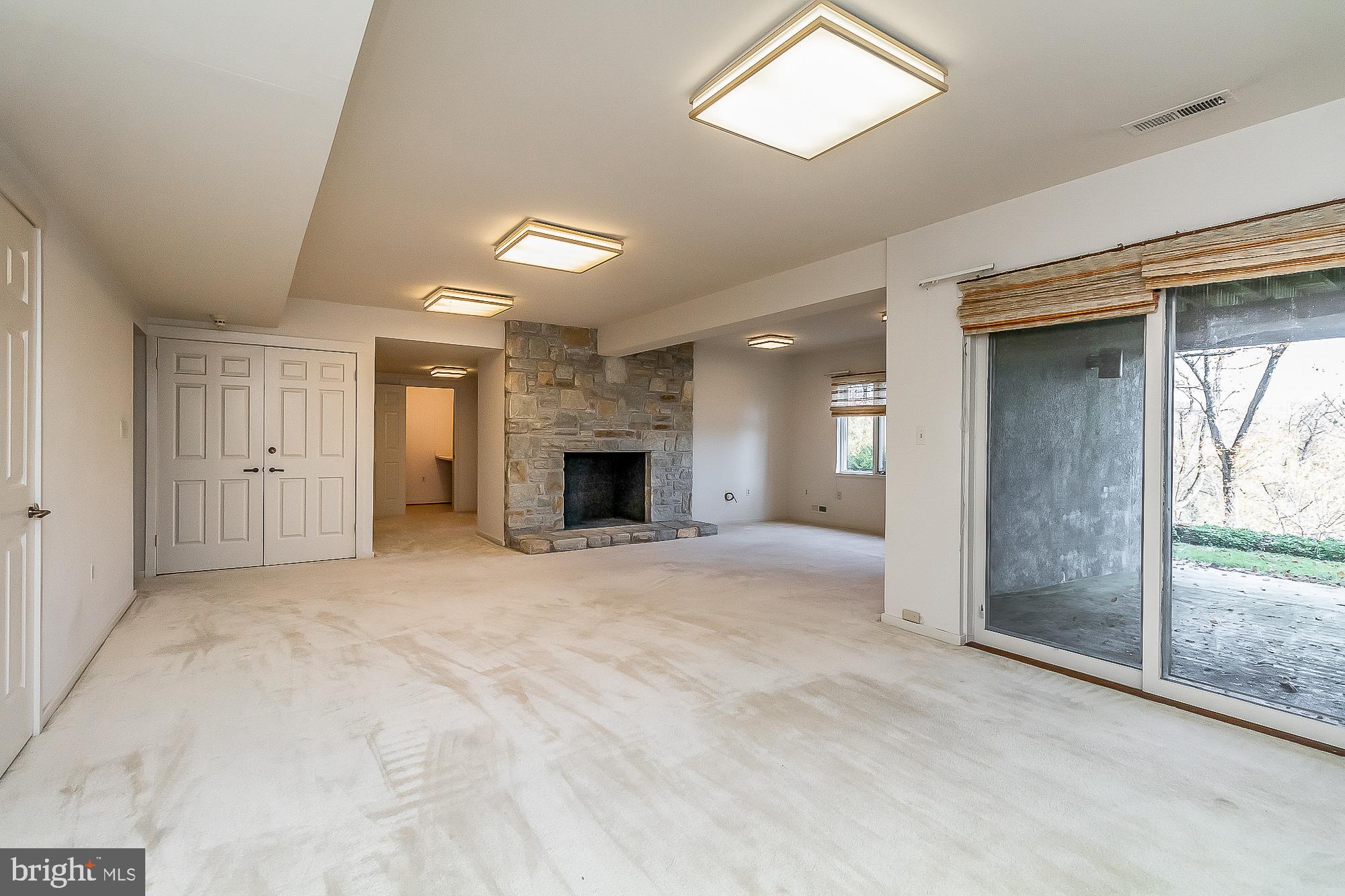 ROCKLAND - Residential