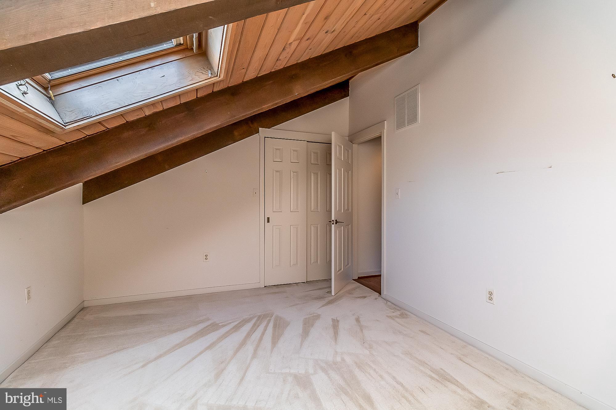 ROCKLAND - Residential