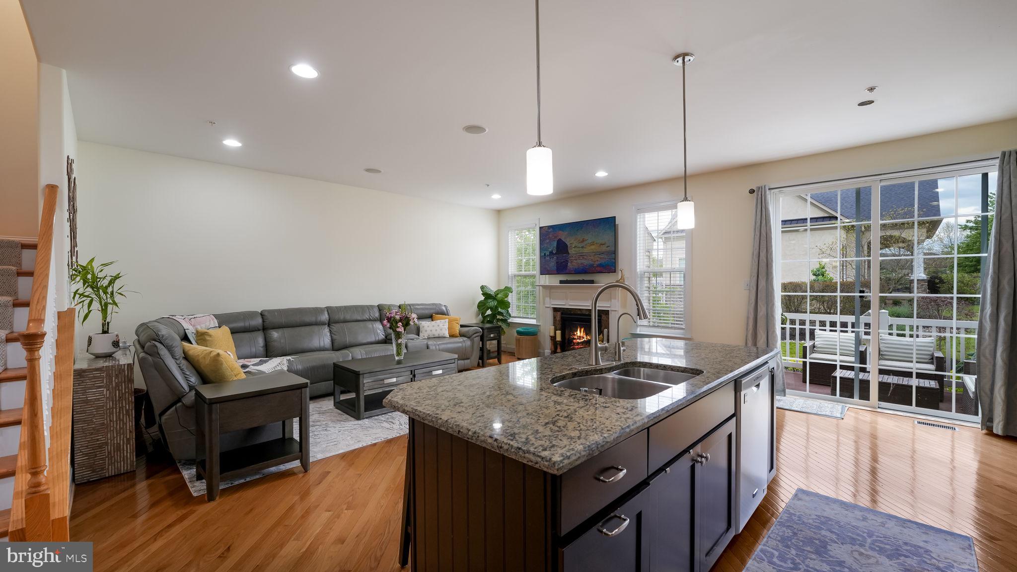 TH AT HERITAGE CNTR - Residential