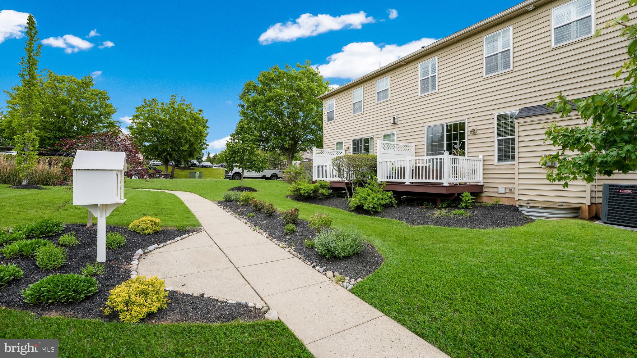 TH AT HERITAGE CNTR - Residential