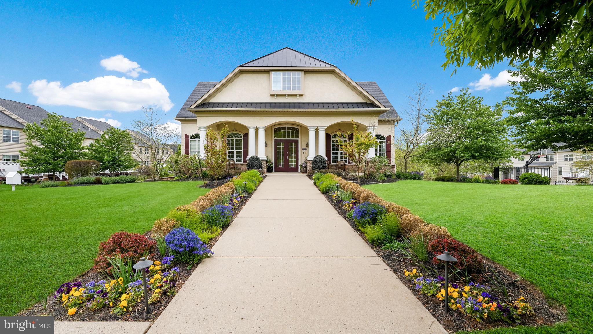 TH AT HERITAGE CNTR - Residential