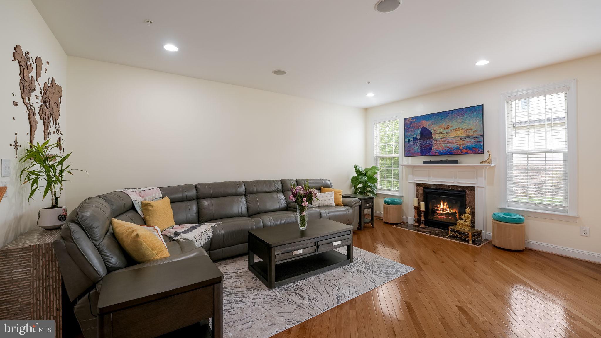 TH AT HERITAGE CNTR - Residential