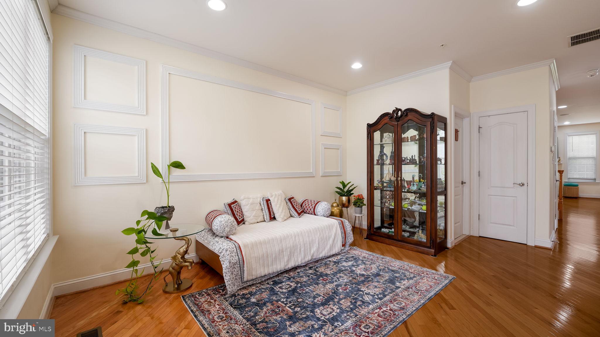TH AT HERITAGE CNTR - Residential