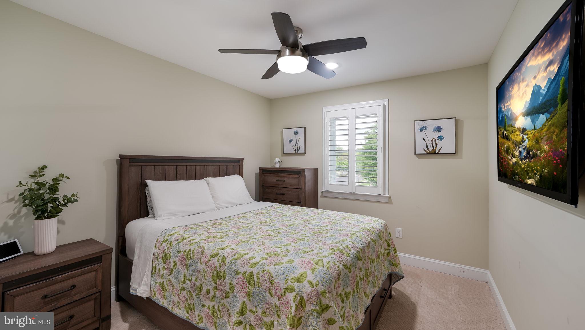 TH AT HERITAGE CNTR - Residential
