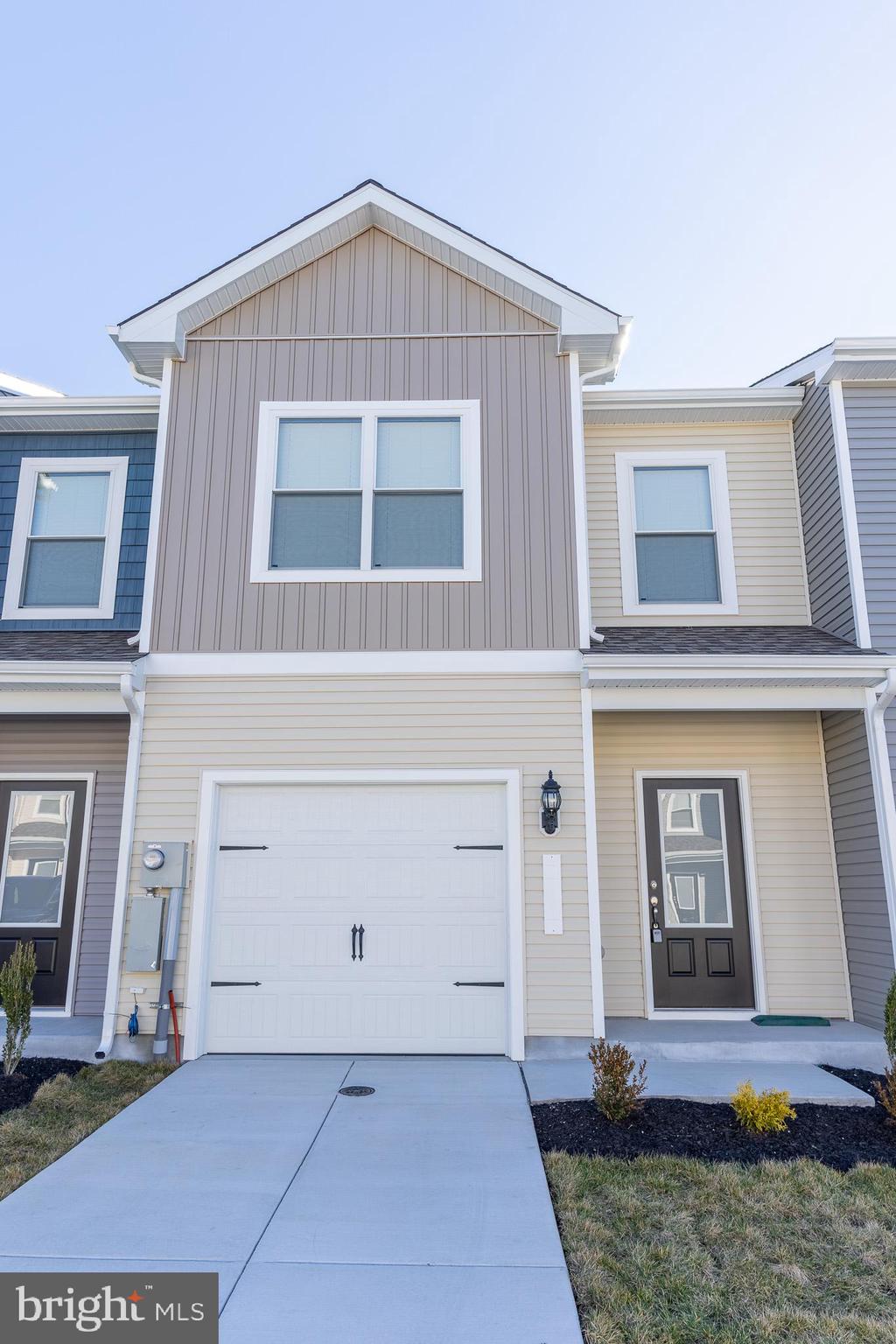 FALLING WATERS - Residential Lease