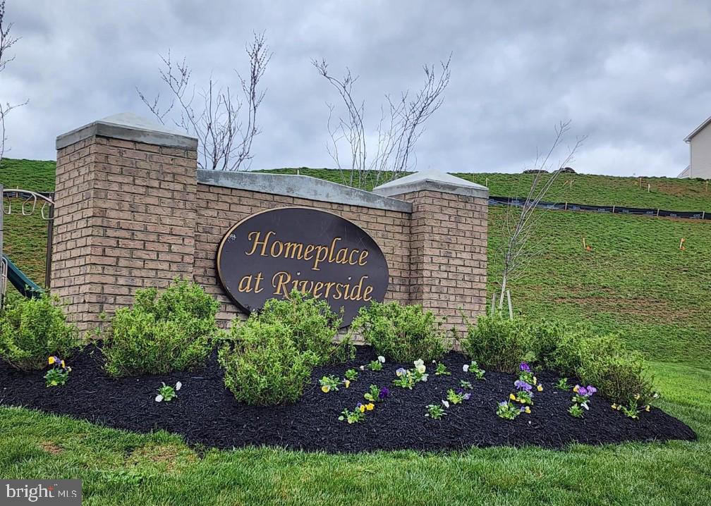 FALLING WATERS - Residential Lease