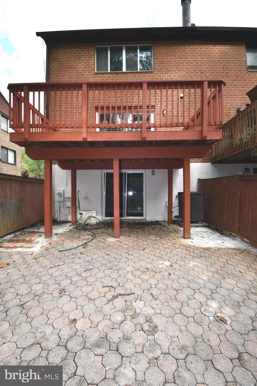 VILLAGE OF OWEN BROWN - Residential Lease