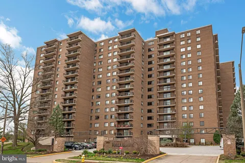 200 N Pickett Street Unit 1606, Alexandria, VA MLS: VAAX2042976