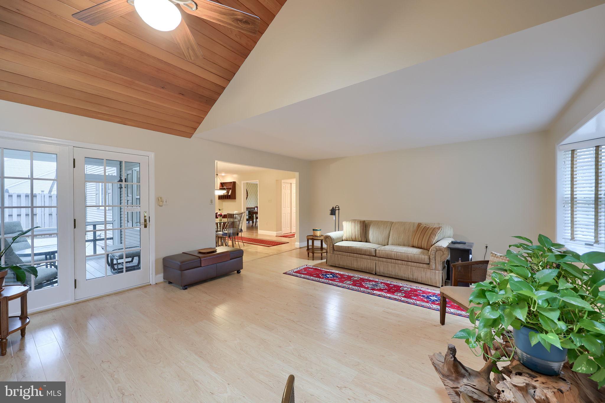 THE OAKS - Residential