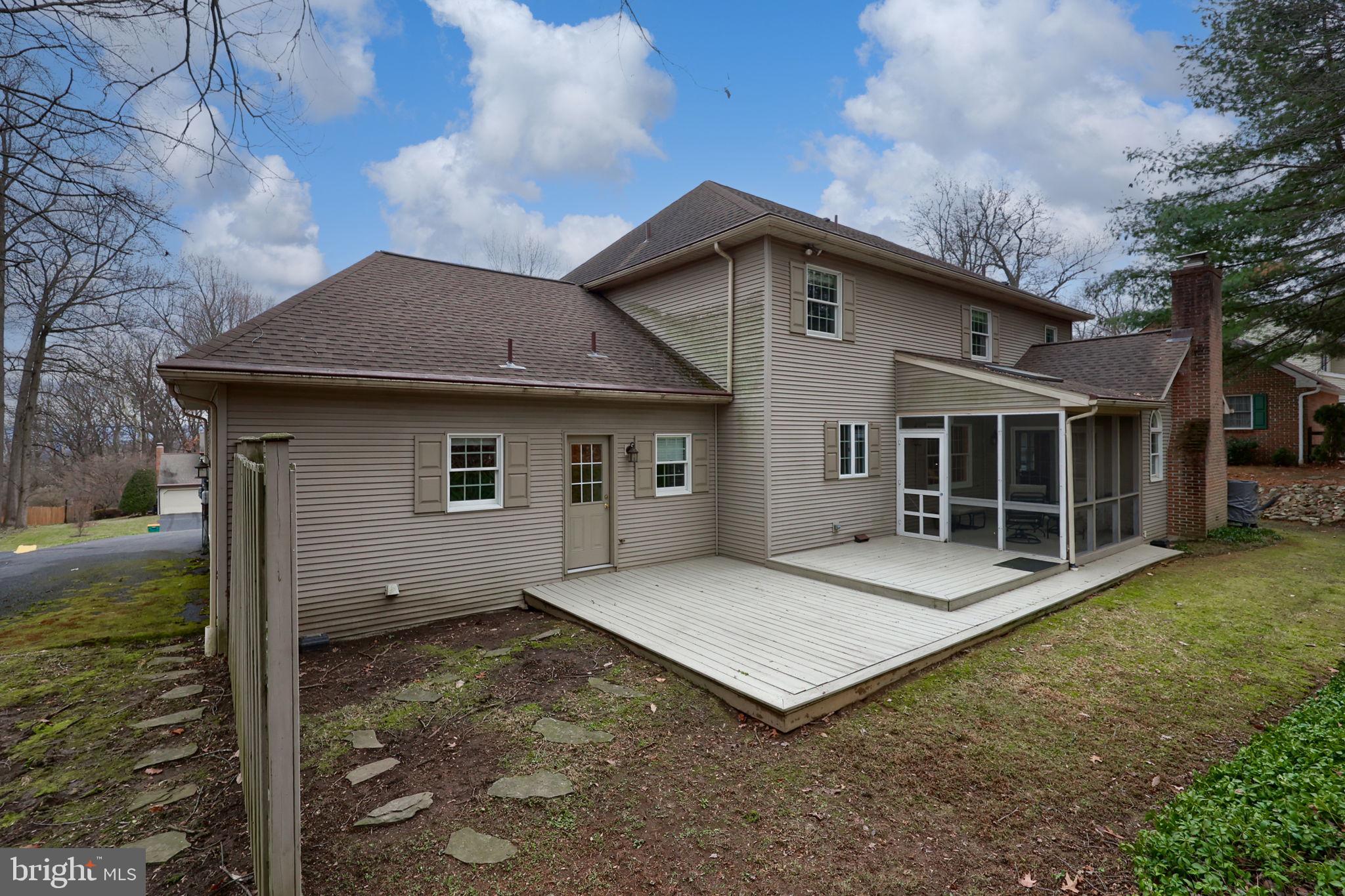 THE OAKS - Residential