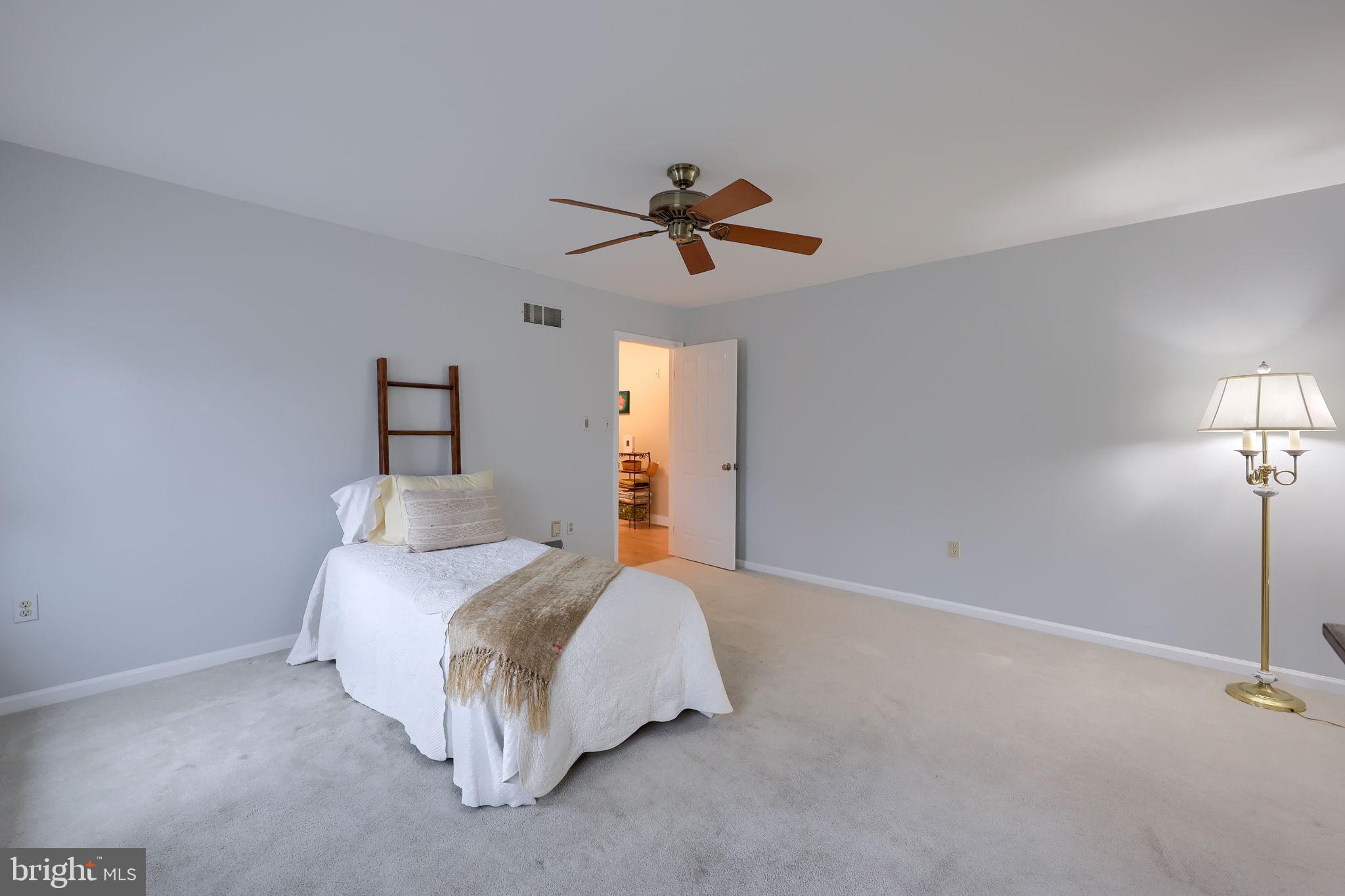 THE OAKS - Residential