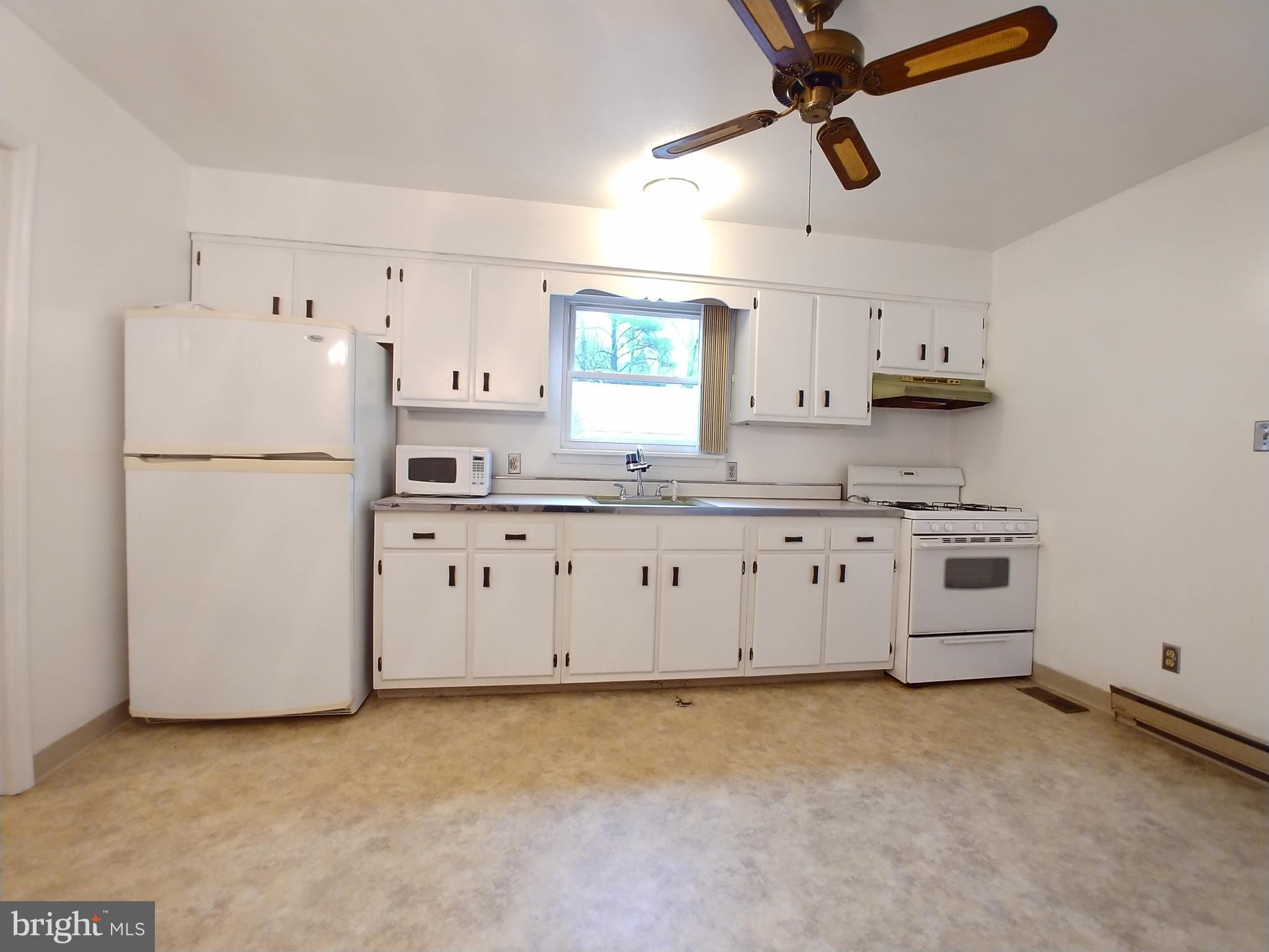 GOLDEN BEACH - Residential