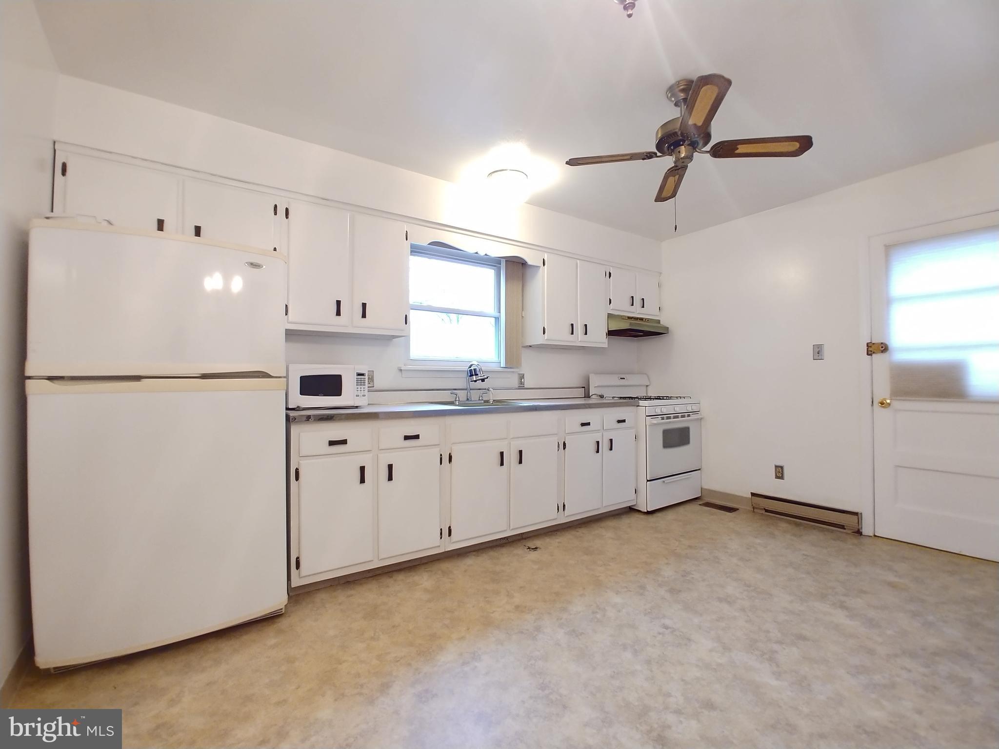 GOLDEN BEACH - Residential