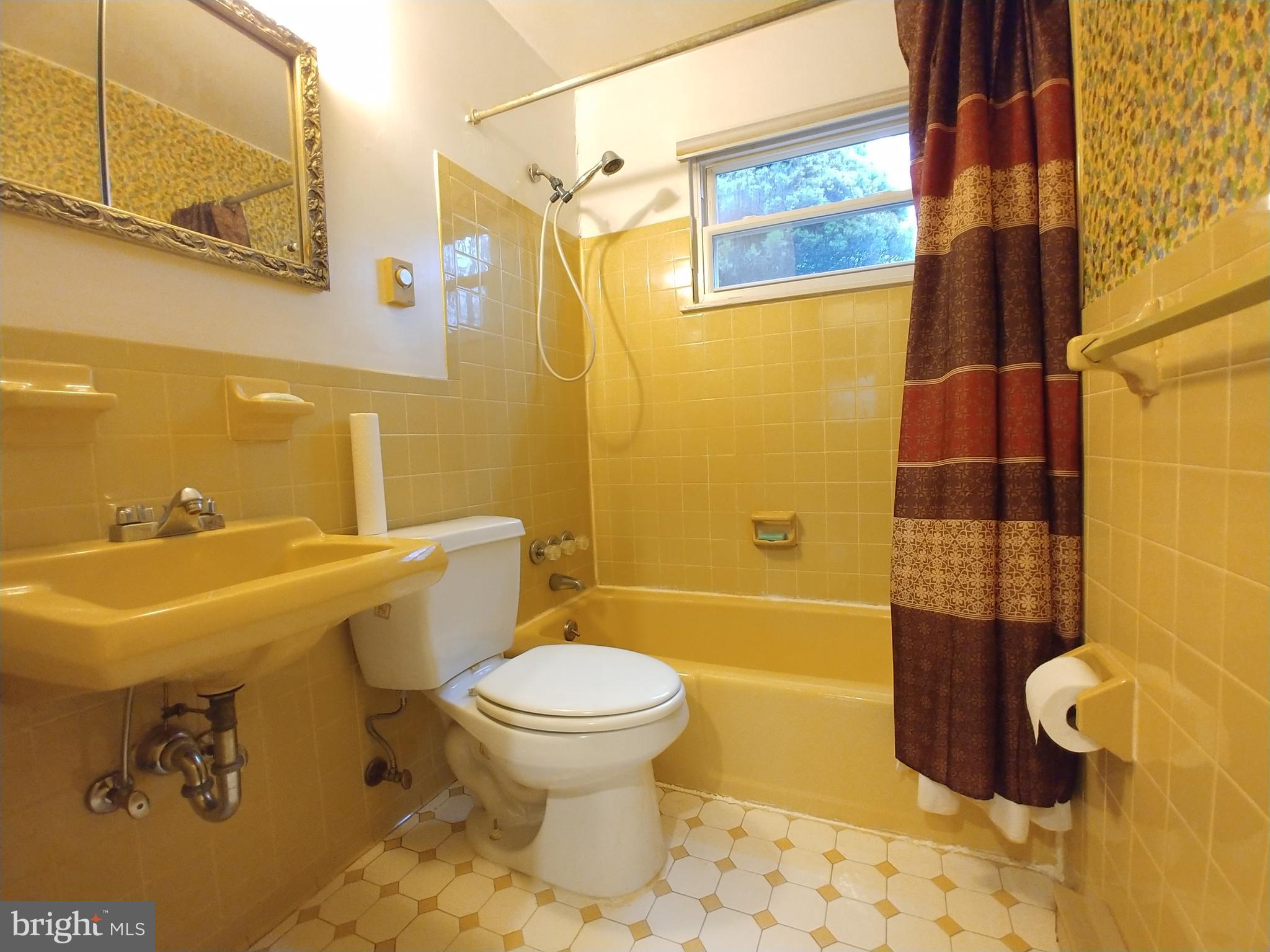 GOLDEN BEACH - Residential