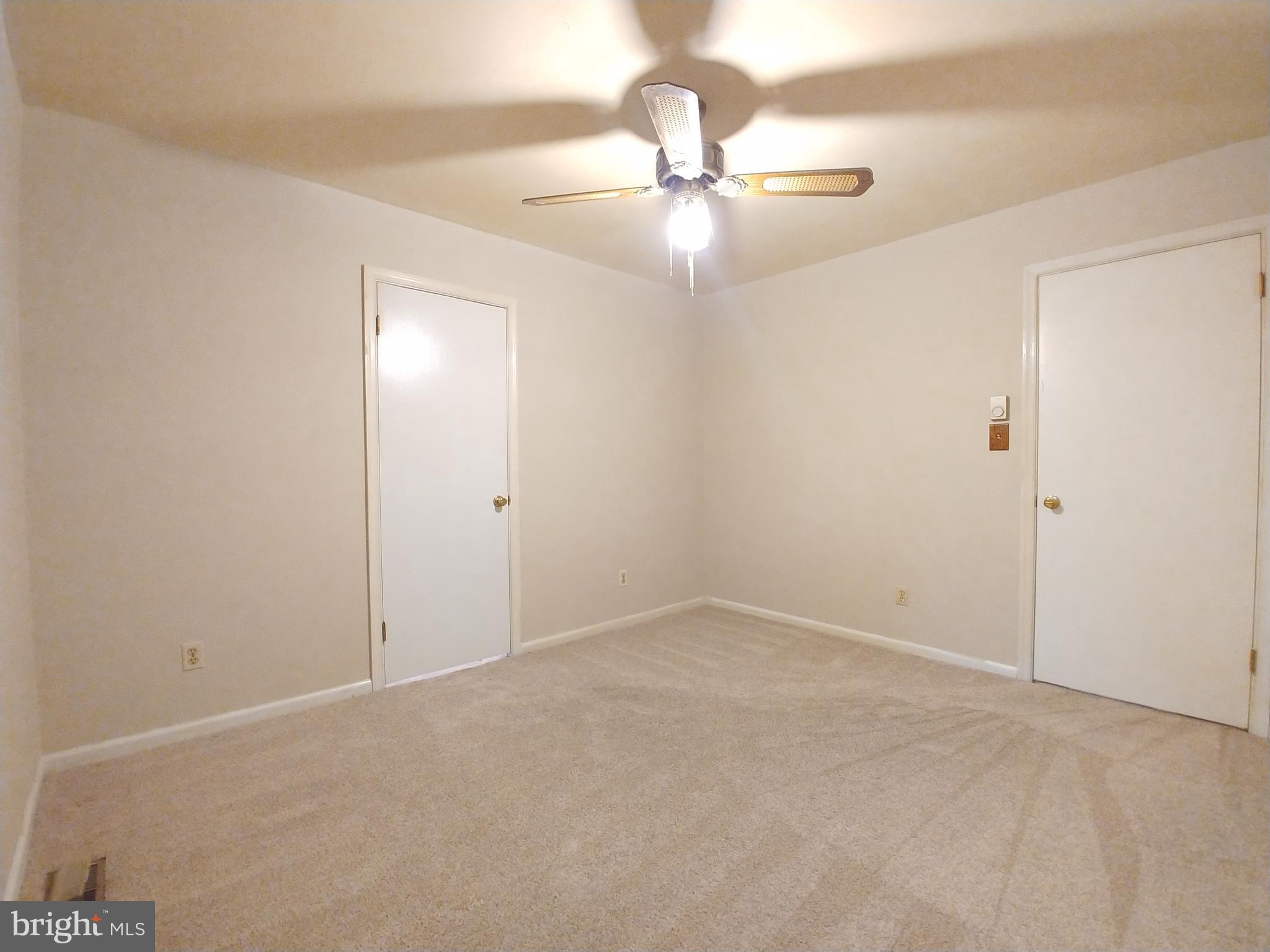 GOLDEN BEACH - Residential