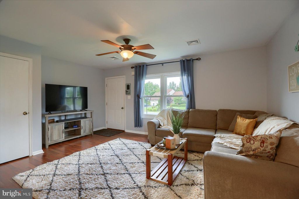 Photo of 5 BRANSTOCK CT, LITITZ, PA 17543 (MLS # PALA2039368)