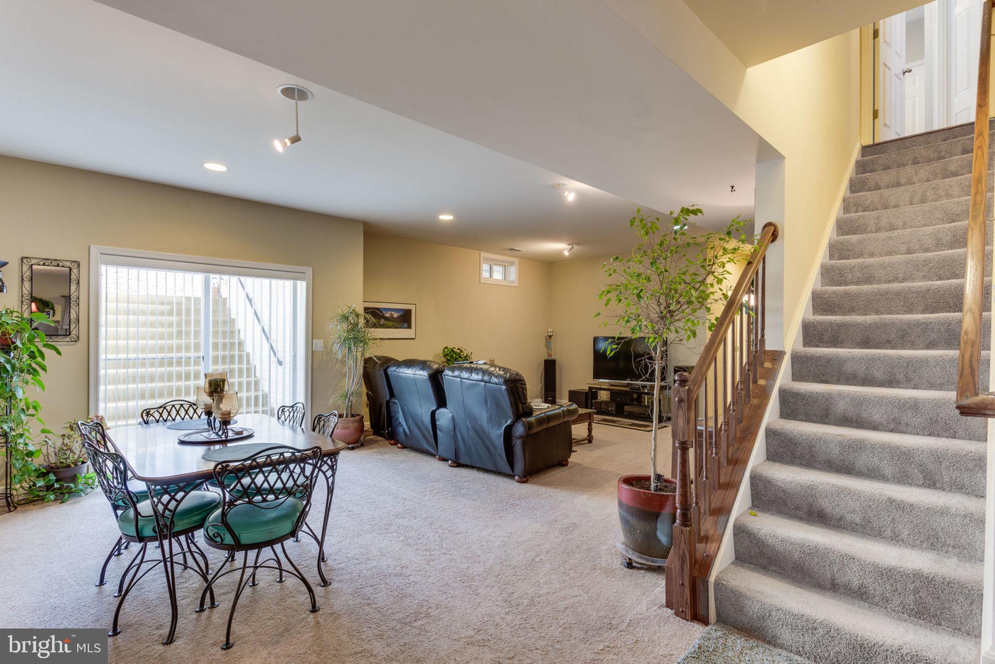 STONEWALL MANOR - Residential