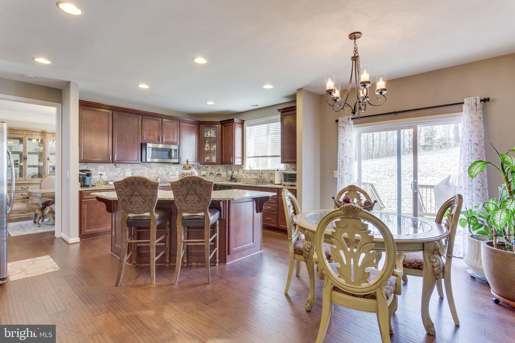 STONEWALL MANOR - Residential