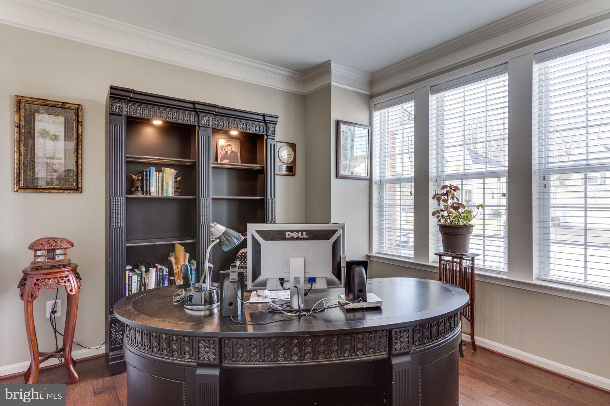 STONEWALL MANOR - Residential