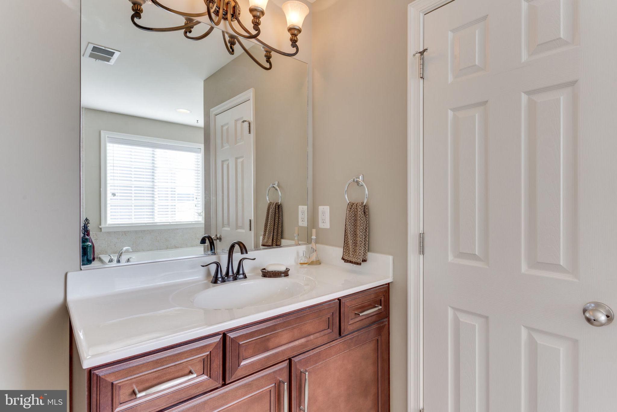 STONEWALL MANOR - Residential