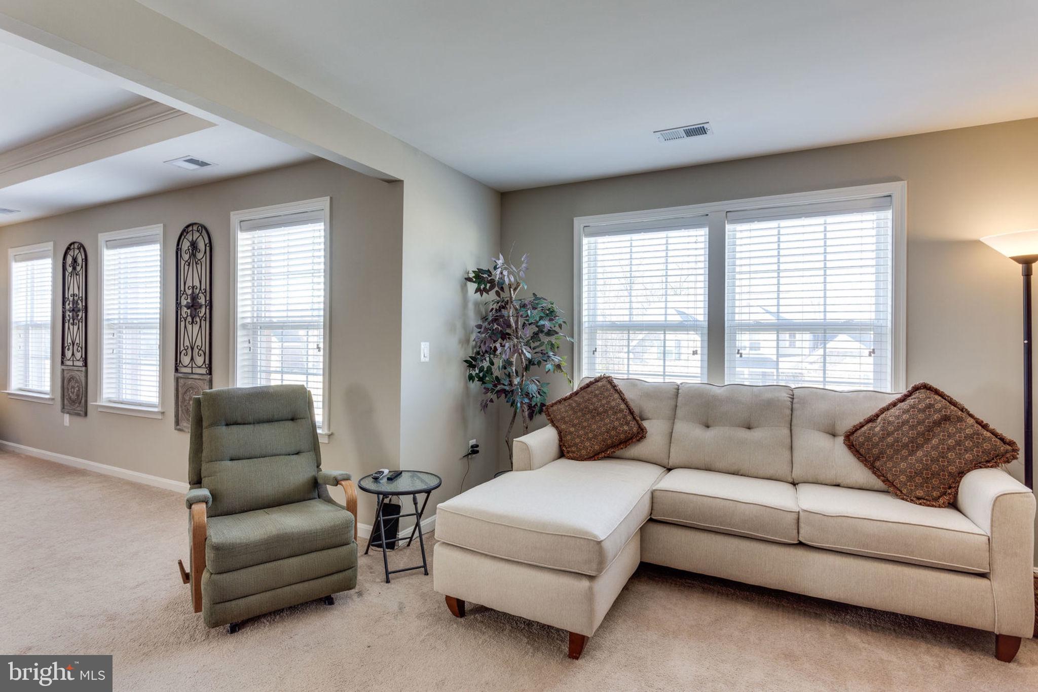 STONEWALL MANOR - Residential