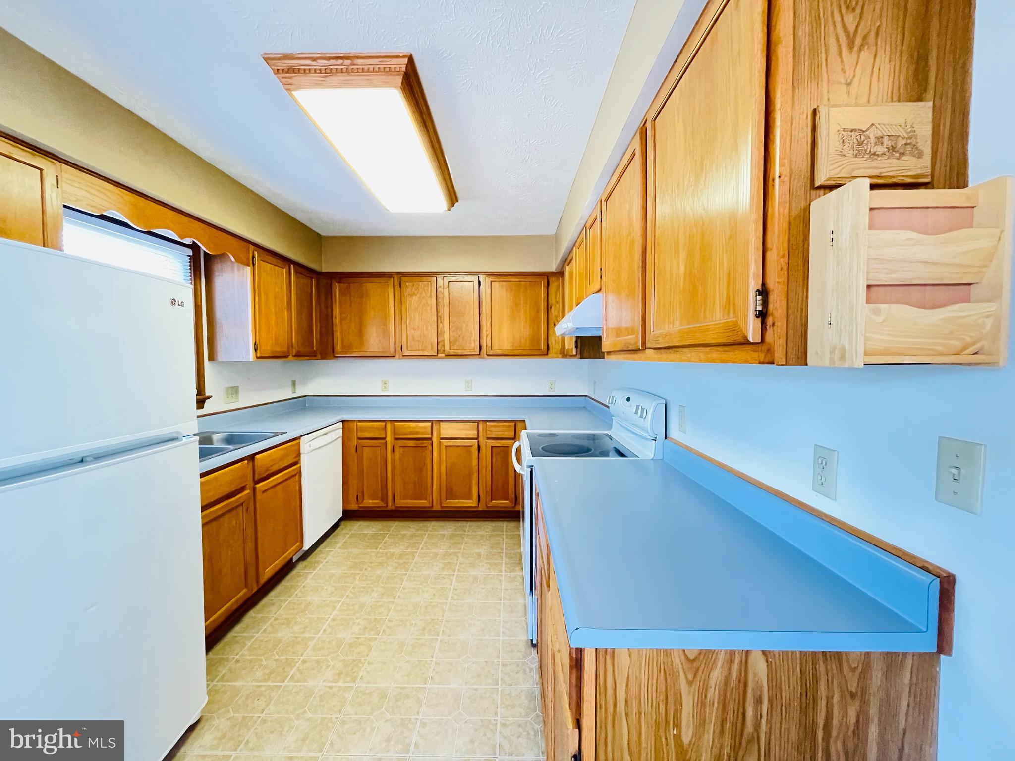 MEADOWBROOKE - Residential