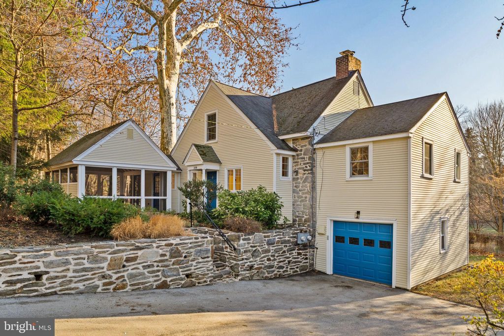 Photo of 206 S Swarthmore Avenue, SWARTHMORE, PA 19081 (MLS # PADE2105396)