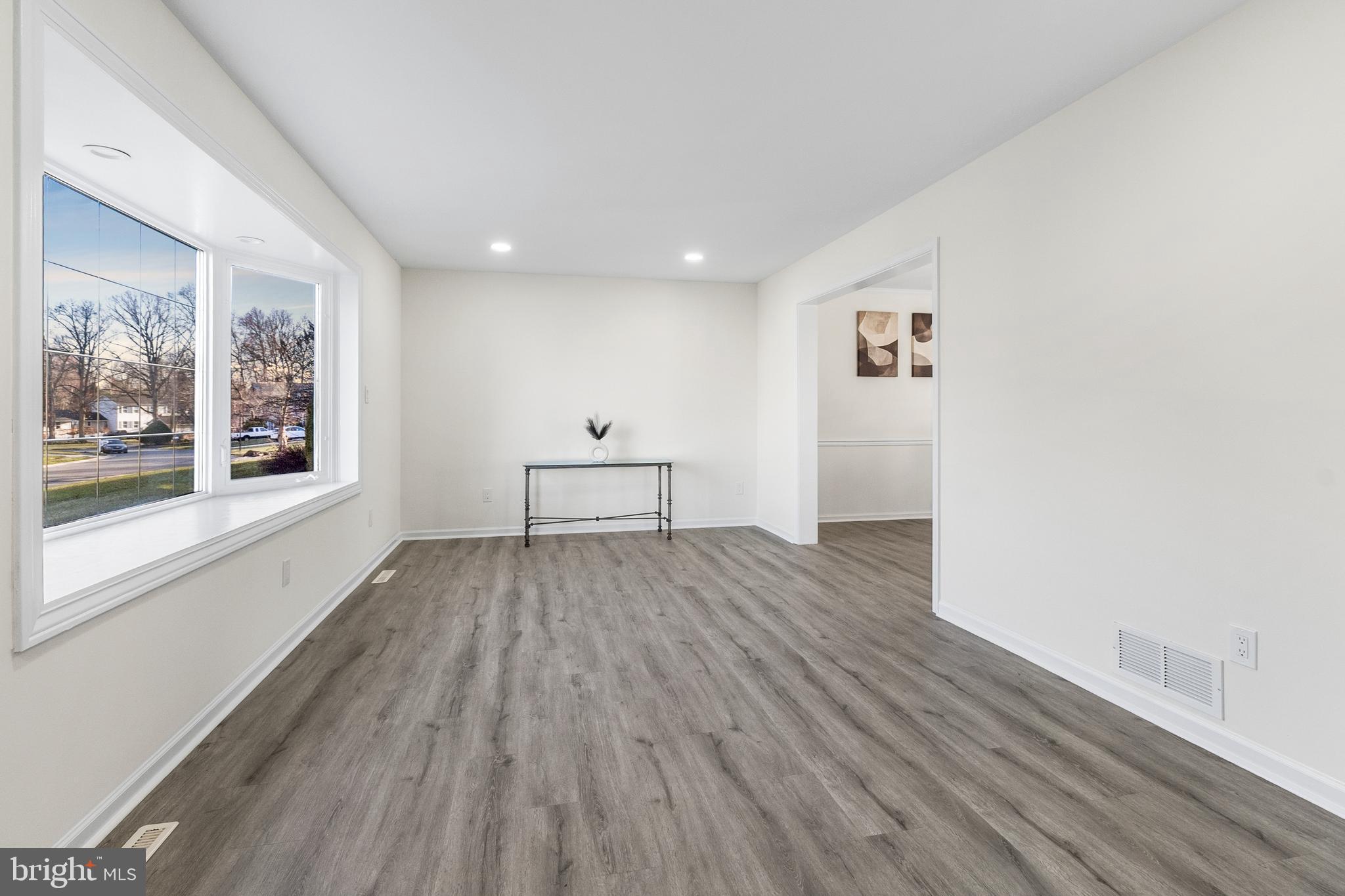 210 W SILVER FOX ROAD