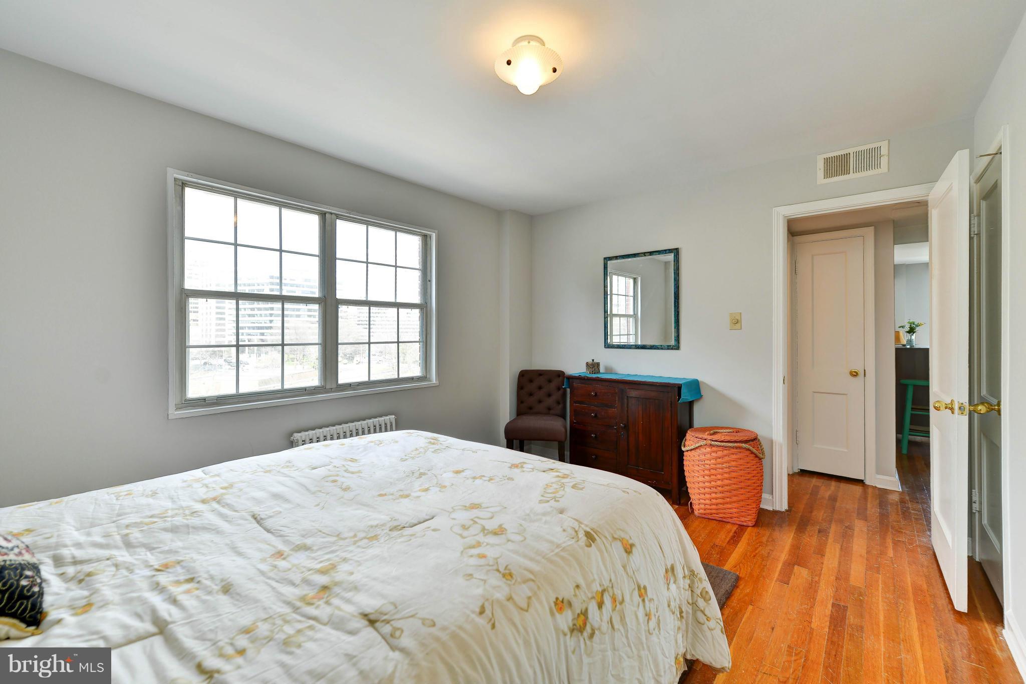 ROSSLYN HEIGHTS - Residential