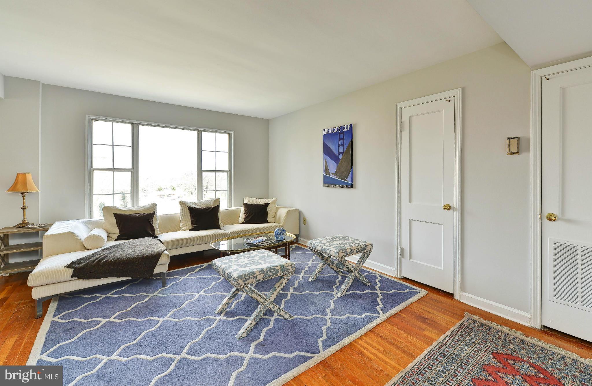 ROSSLYN HEIGHTS - Residential