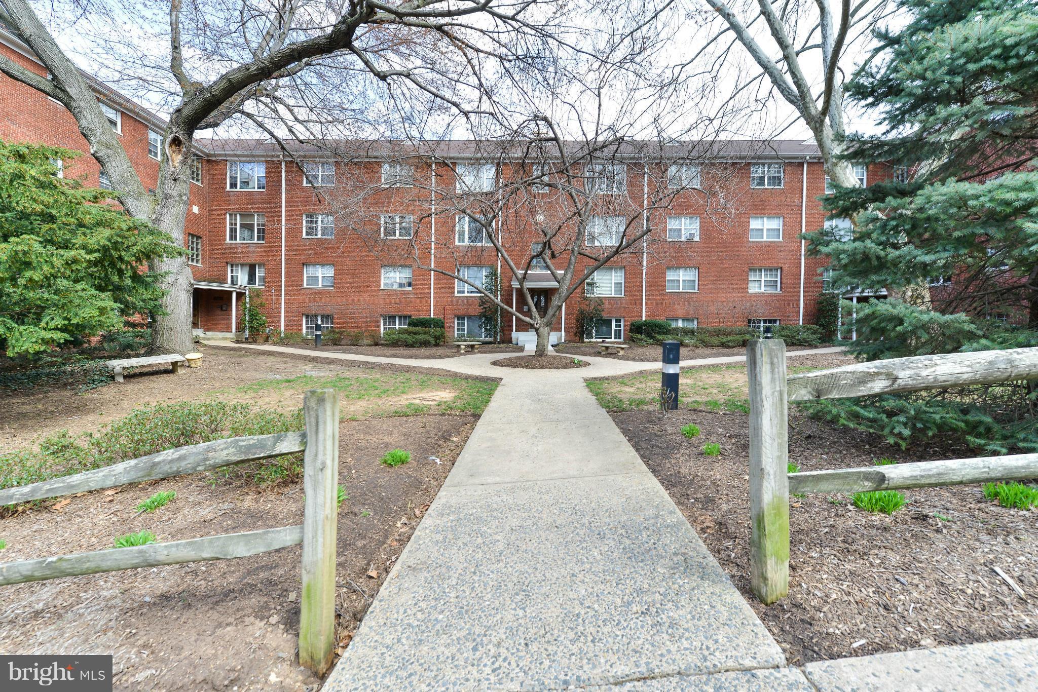 ROSSLYN HEIGHTS - Residential