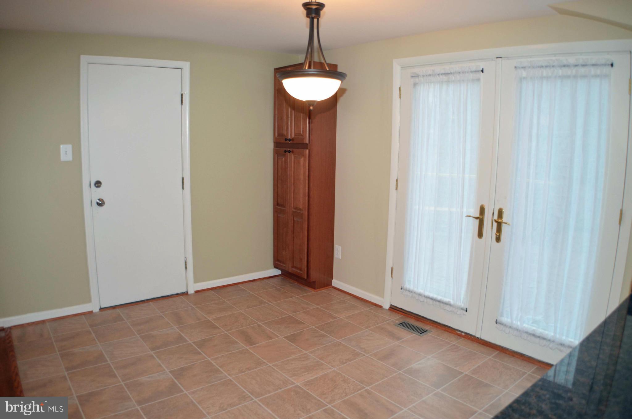 FOX MILL ESTATES - Residential Lease