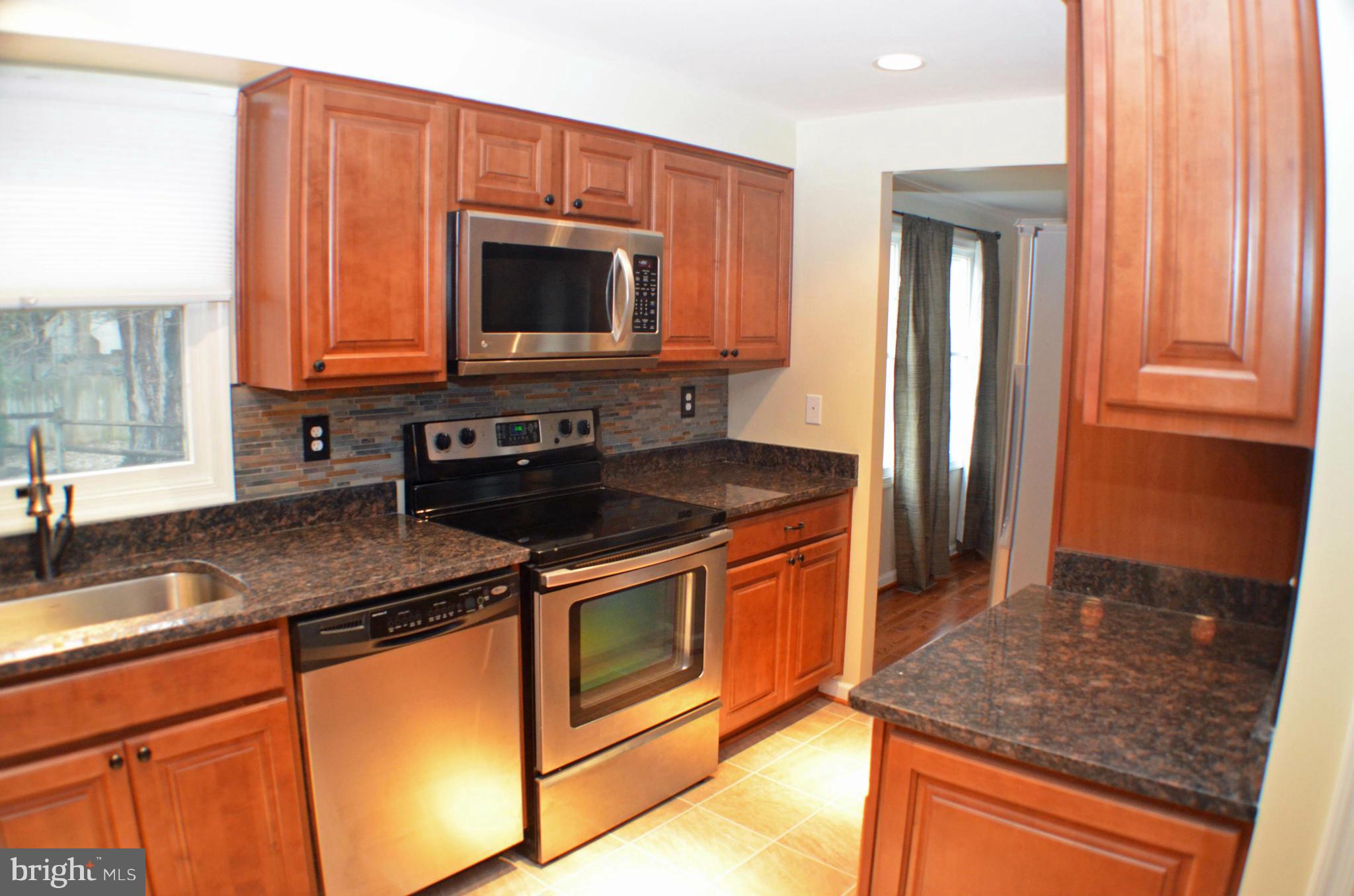 FOX MILL ESTATES - Residential Lease