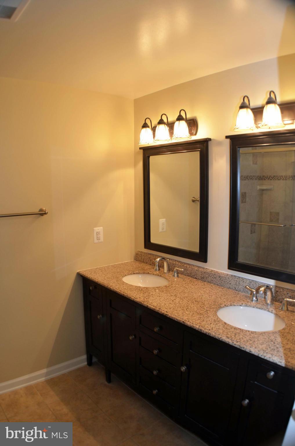 FOX MILL ESTATES - Residential Lease