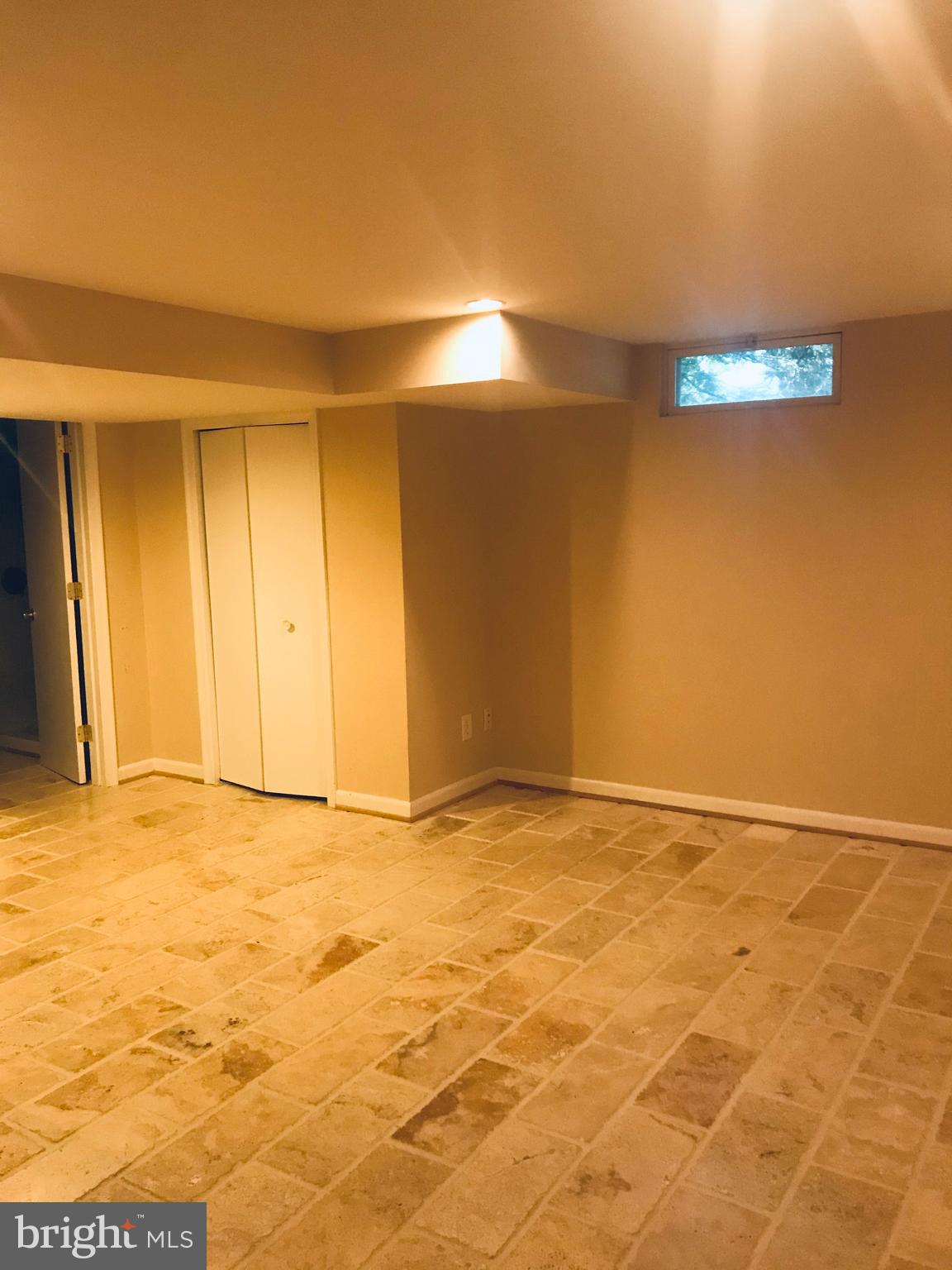 JEFFERSON MANOR - Residential Lease