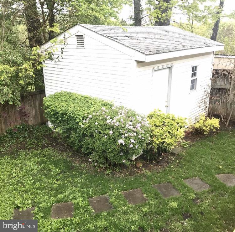 JEFFERSON MANOR - Residential Lease