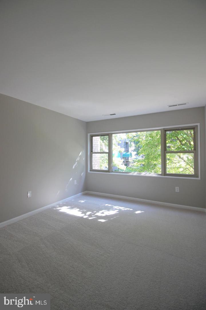 CANTERBURY SQUARE - Residential Lease