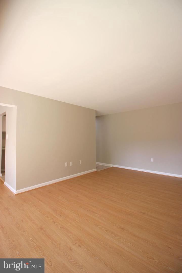 CANTERBURY SQUARE - Residential Lease