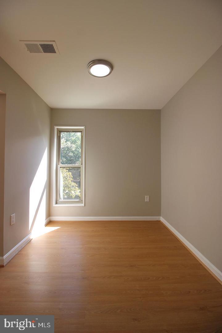 CANTERBURY SQUARE - Residential Lease