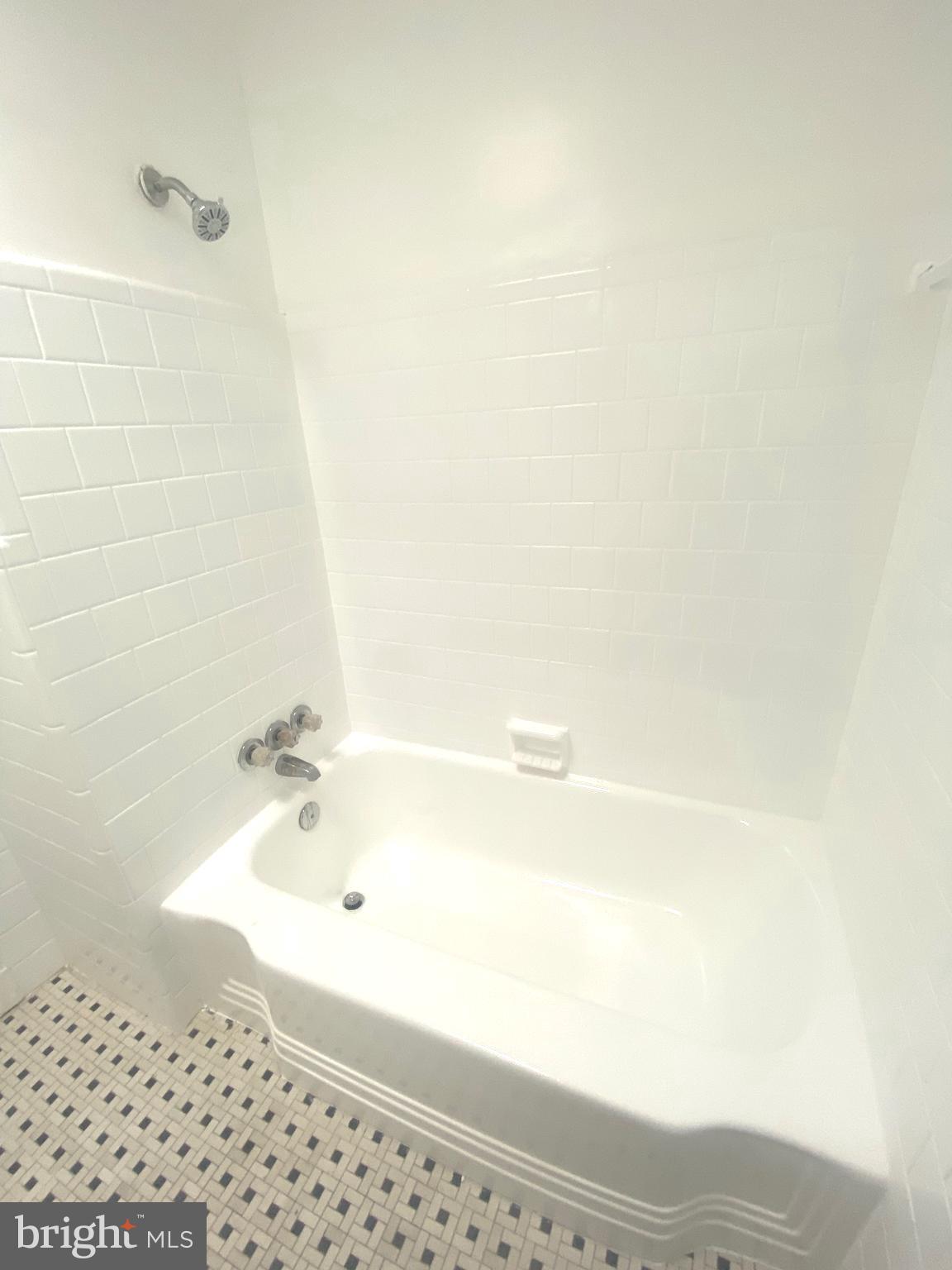 WOODMERE - Residential Lease