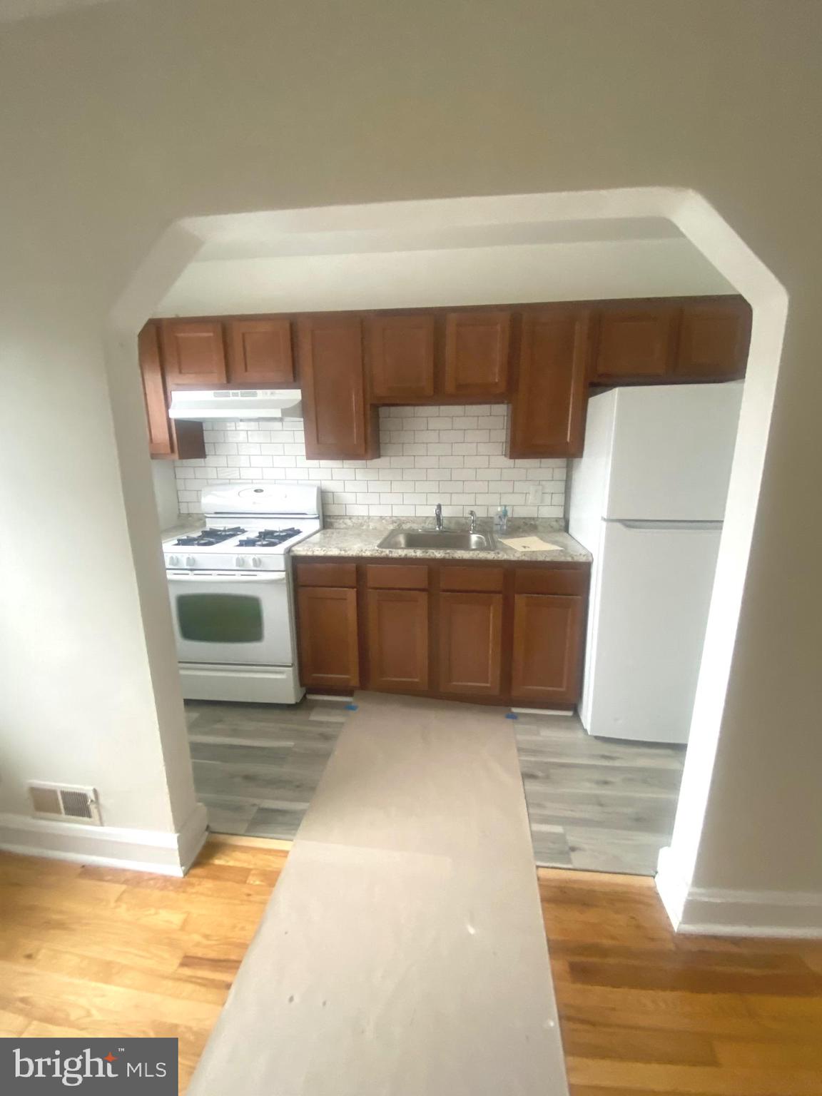 WOODMERE - Residential Lease