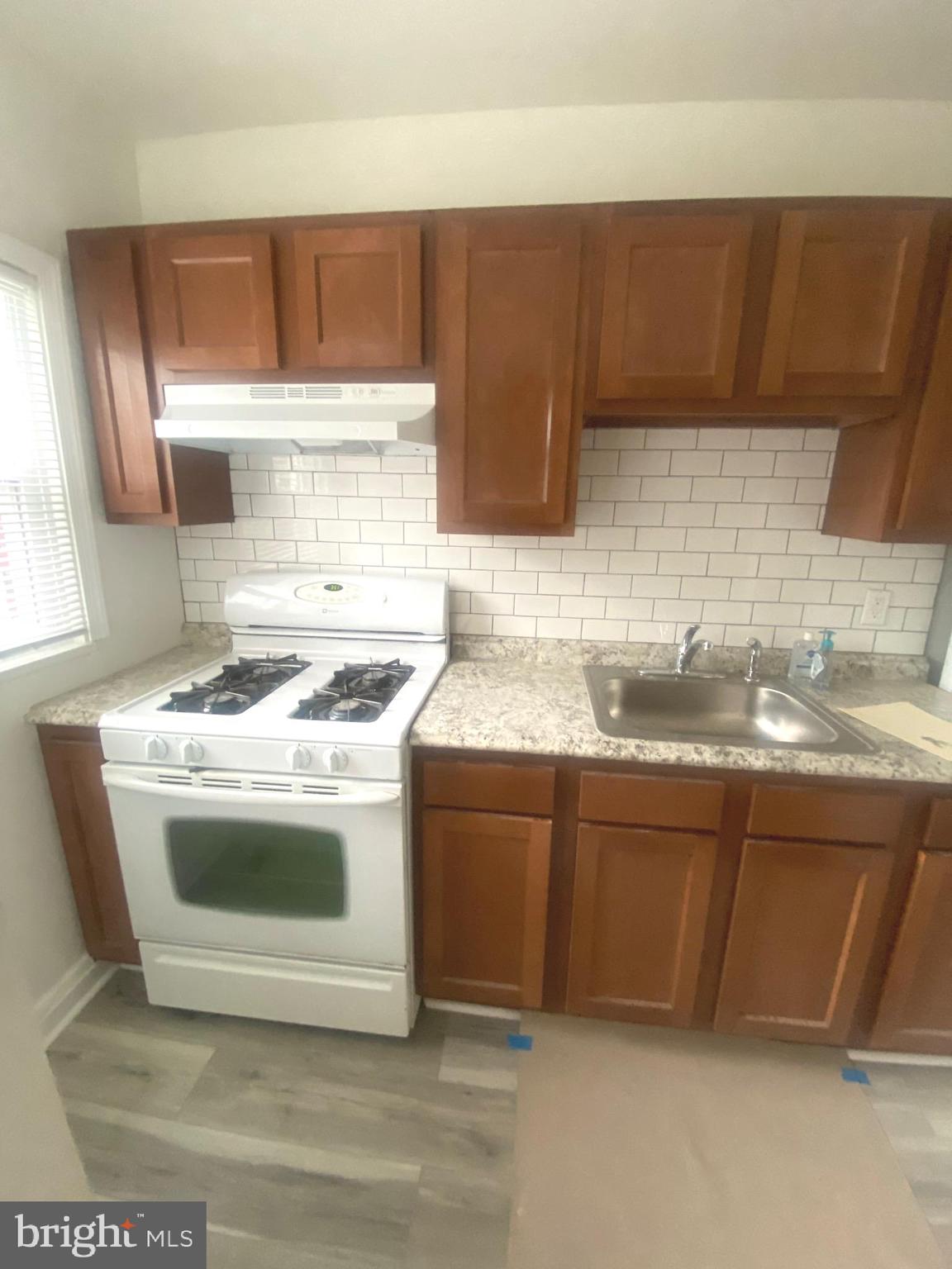 WOODMERE - Residential Lease