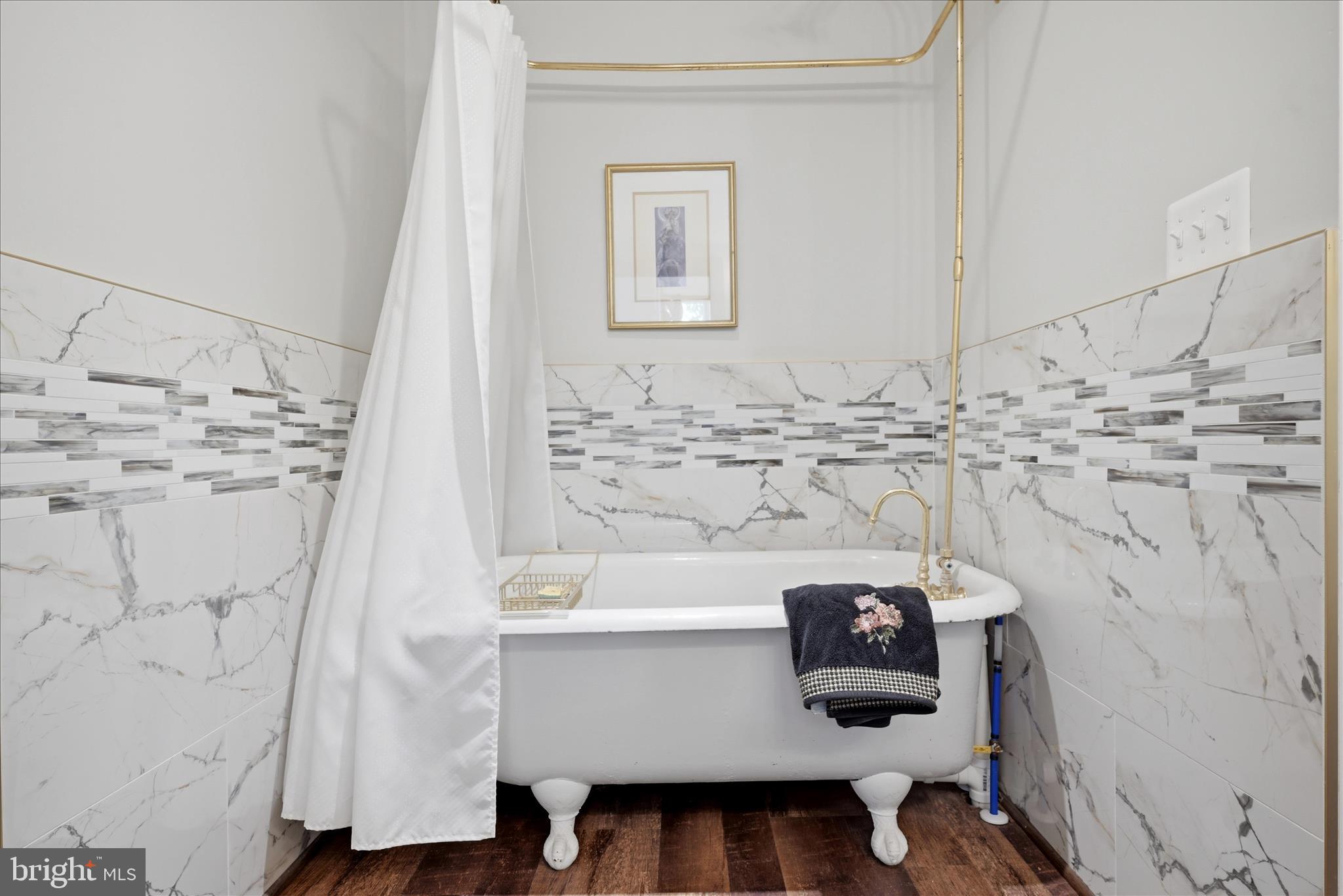 CALMES NECK ESTATES - Residential