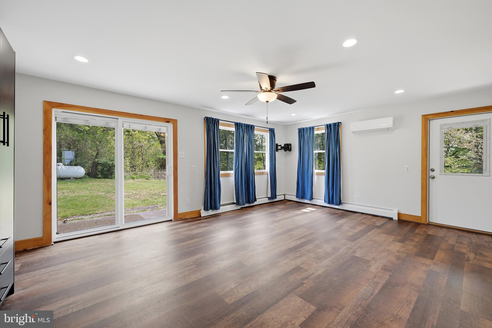 CALMES NECK ESTATES - Residential