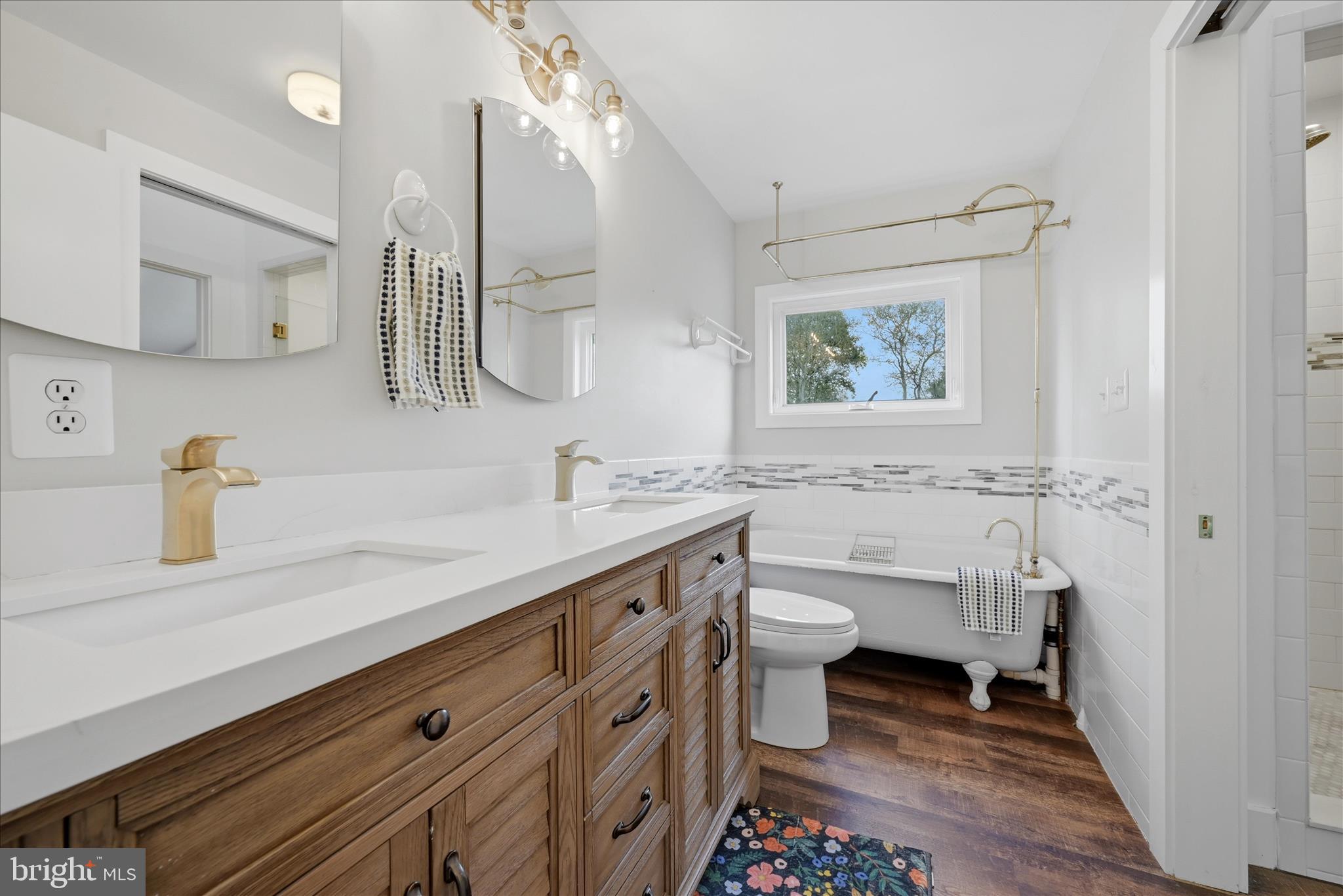 CALMES NECK ESTATES - Residential