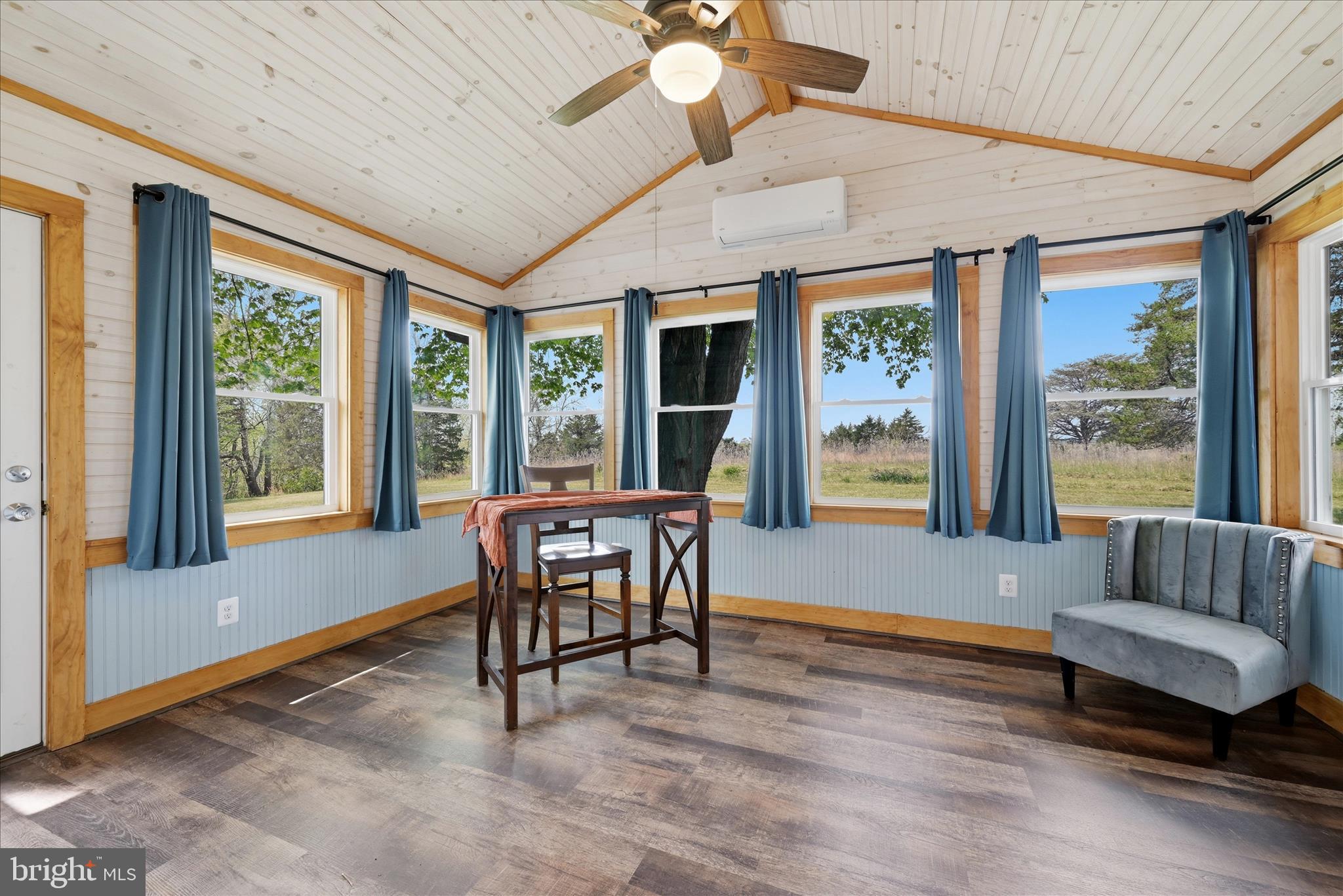 CALMES NECK ESTATES - Residential