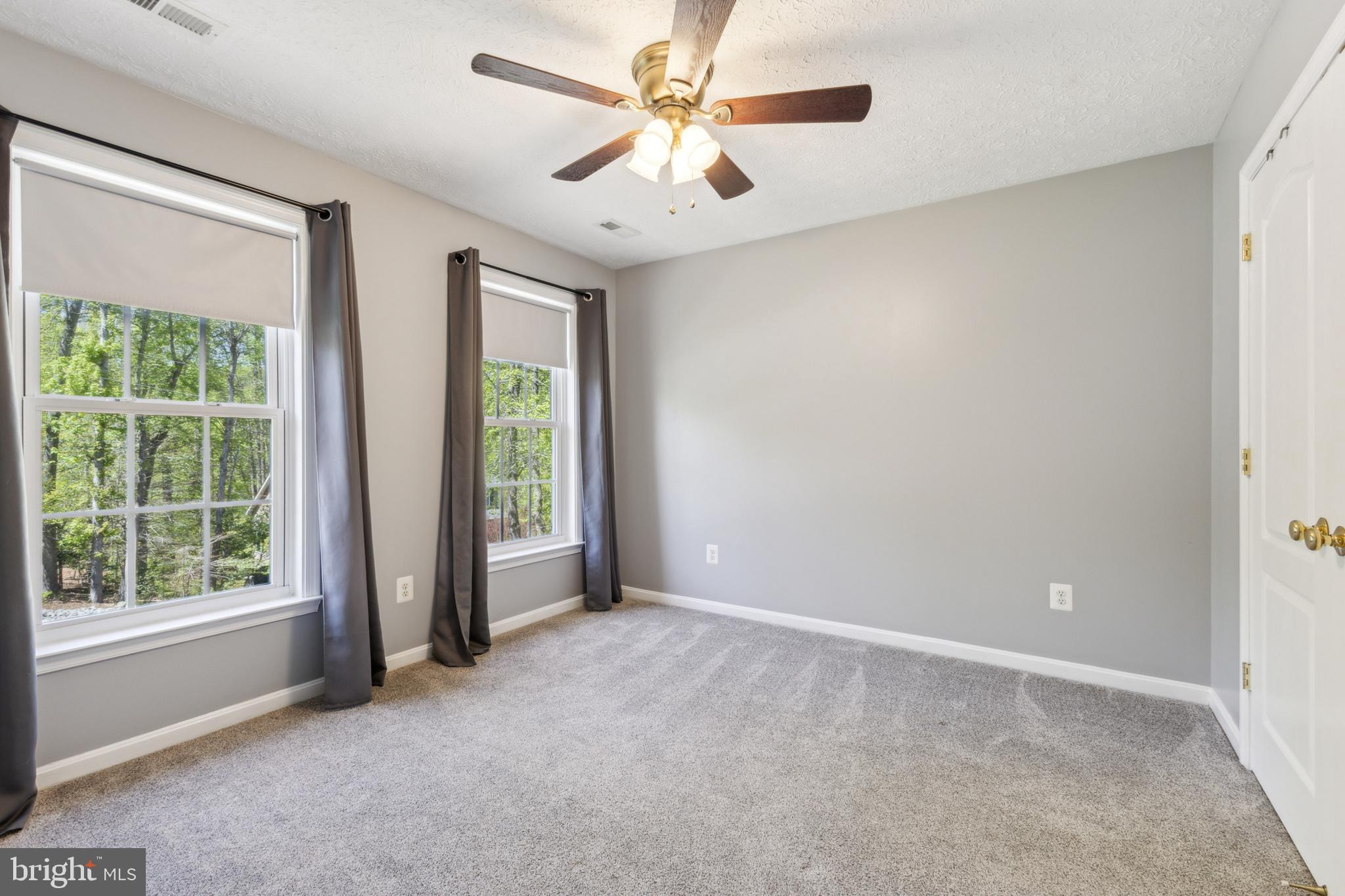 PRESIDENTIAL LAKES - Residential