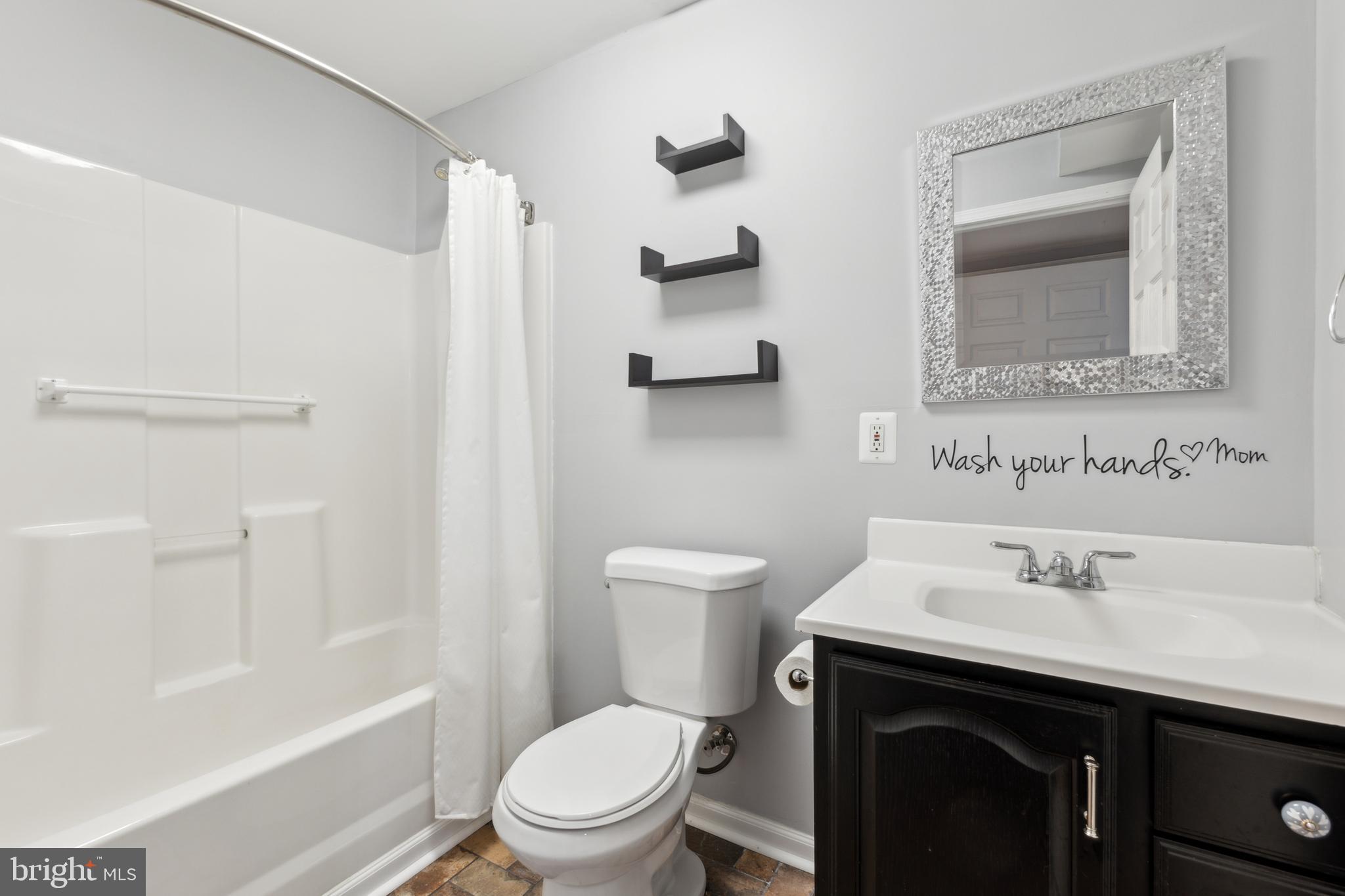 PRESIDENTIAL LAKES - Residential